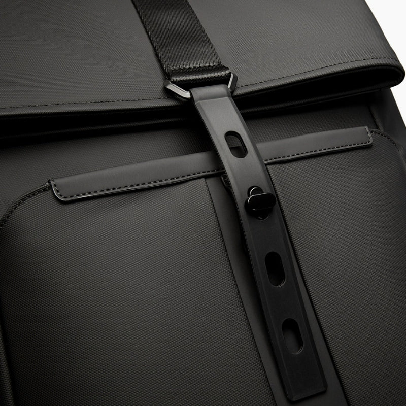waterproof backpack 20l close up closure - Black
